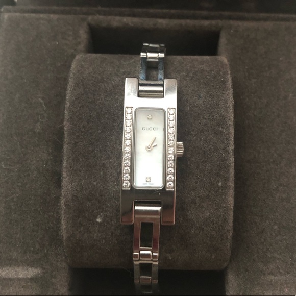 GUCCI 3900L Mother of Pearl Diamond StainlessSteel - Picture 1 of 3